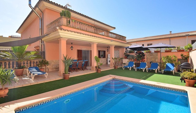 Cas Barber 226 fantastic villa with private pool, terrace, barbecue and WiFi in Muro