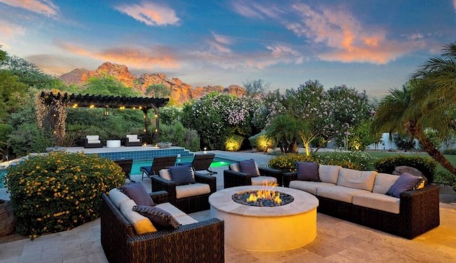 Casa de Camelback, Views & Location! in Paradise Valley