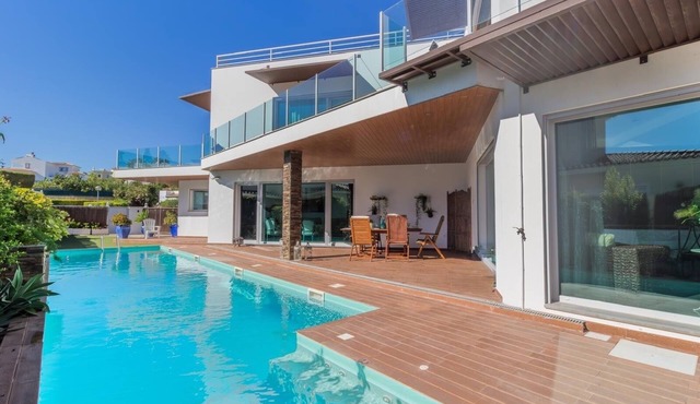 Cascade House, Luxury Vila in Carvoeiro in Carvoeiro