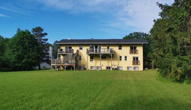 Chalet Blue - “Moose + Bear + Deer” (3 chalets, 15 bedrooms, sleeps 36) in The Blue Mountains