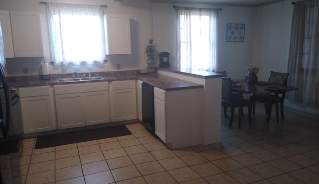 Charleston "Home-Away-from-Home" - Close to All Major Attractions! in North Charleston