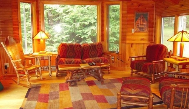 Charming 3-Bedroom House Near Village and Olympic Venues in Lake Placid
