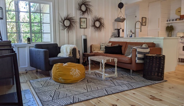 Charming Fox Cottage w/Wood Burning Fireplace in Idyllwild-Pine Cove