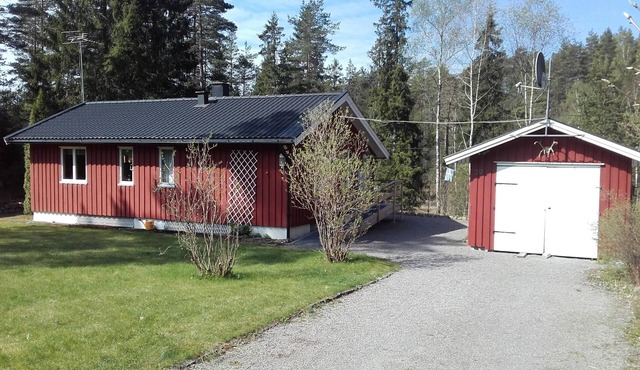 Charming holiday cottage amidst nature but not far from Goteborg in Hindås