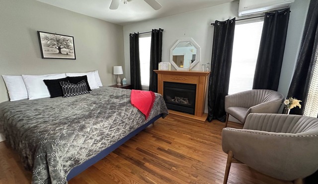Charming studio apartment in Hammondsport- Unit 6 @ The Champagne House in Hammondsport