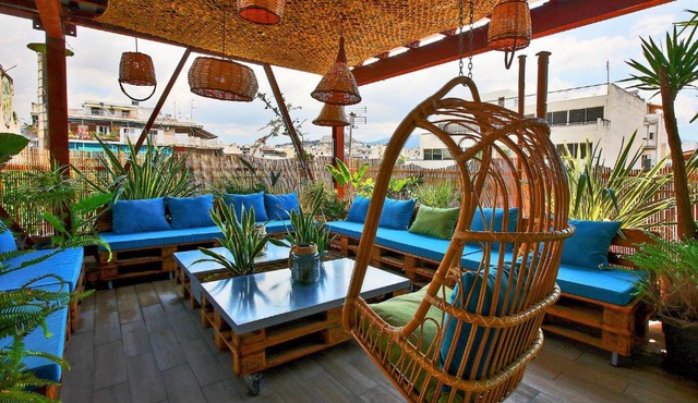 Chic Studio With Rooftop Lounge Walk To Acropolis in Athens