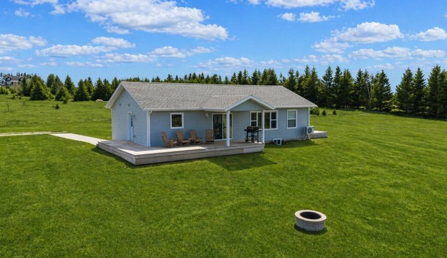 Clinton Sunset Retreat ! 3 Bedrooms 2 Bathrooms. 180 degree water views! in Clinton