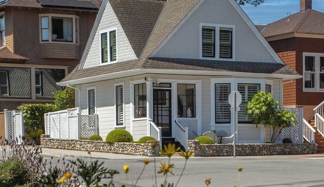 Closest Home to Lover’s Point Beach, Ocean Views, Newly Remodeled Victorian in Pacific Grove