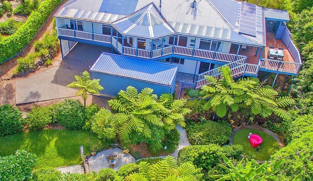 Cloud 9 - Cliff Top, Ocean Sunrise, Multi-Gen Residence in Eagle Heights