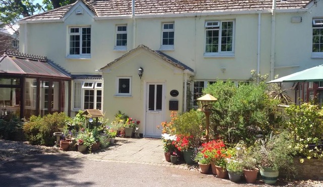 Coach House Cottage in Bournemouth