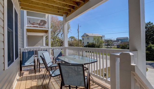 Coastal Breeze - Updated duplex on quiet street in Carolina Bech