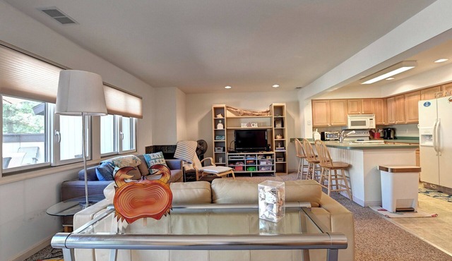 Comfortable 4 bedroom Villa in Sea Colony Resort! Close to pools, tennis courts, beach, restaurants and shops! in Bethany Beach