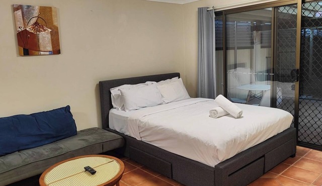 Comfortable Studio Granny Flat Mermaid Water in Mermaid Waters