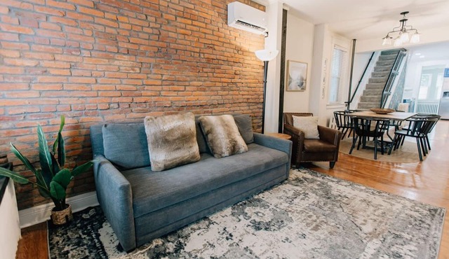 Comfy renovated townhome - heart of Downtown Lancaster in Lancaster