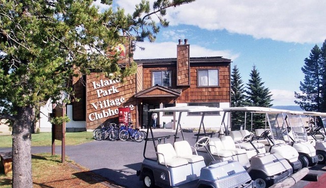 Condo Style Resort at Island Park Near Yellowstone in Island Park