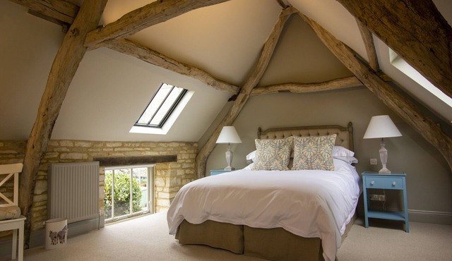 Converted Luxury Barn - The Potting Shed - Grade II listed in Cirencester