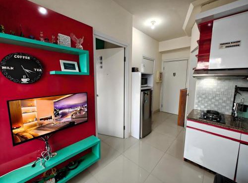 Cozy 2BR Pramuka Apt Tower Penelope with Pool & Wi-Fi in Jakarta