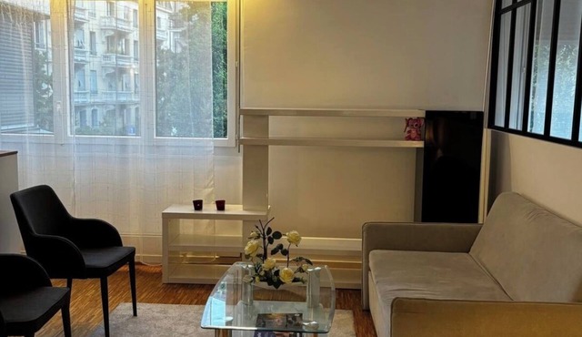 Cozy and Modern Apartment in a Great Location in Lausanne