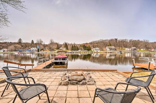 Cozy Castleton Cabin with Fire Pit + Water Access! in Castleton