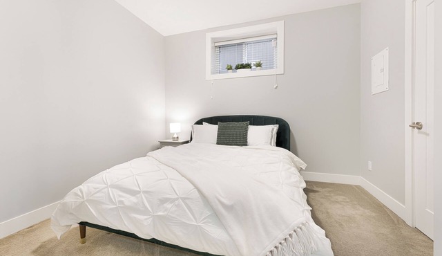Cozy & Convenient · 2 Mins from SkyTrain · Central Location in Vancouver