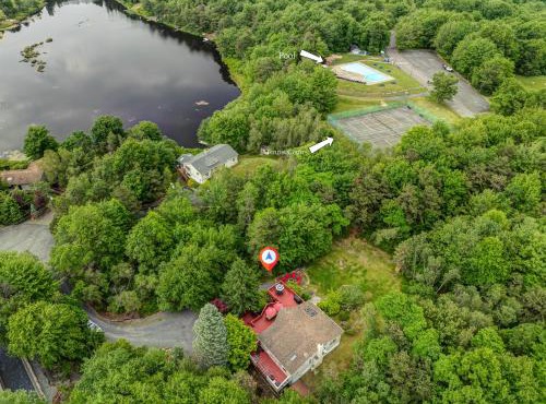 Cozy cottage in the heart of pocono in Long Pond
