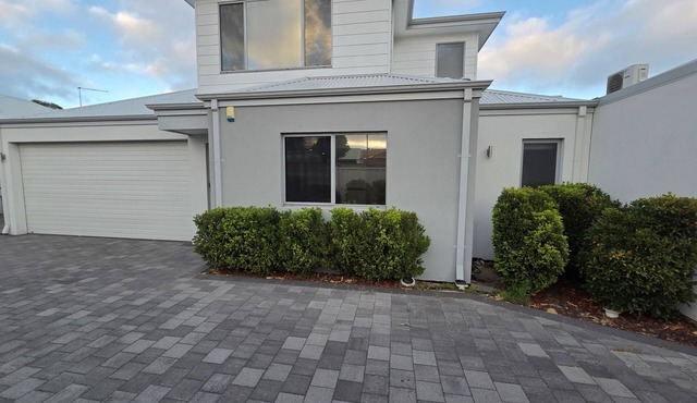Cozy Retreat - 3 Bedroom House in Westminster