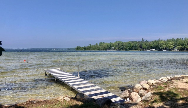 Cozy waterfront sunset cottage on Lake Leelanau. Air, Near Leland. in Lake Leelanau