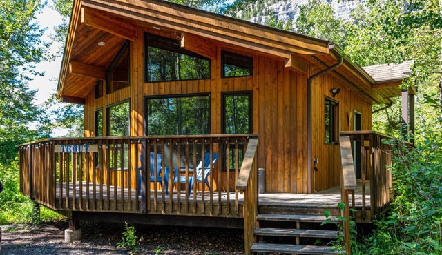 Crowsnest River Chalet - Trout in Crowsnest Pass