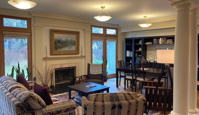 Delightful Downtown Ithaca Home & Garden for extended stays in Ithaca