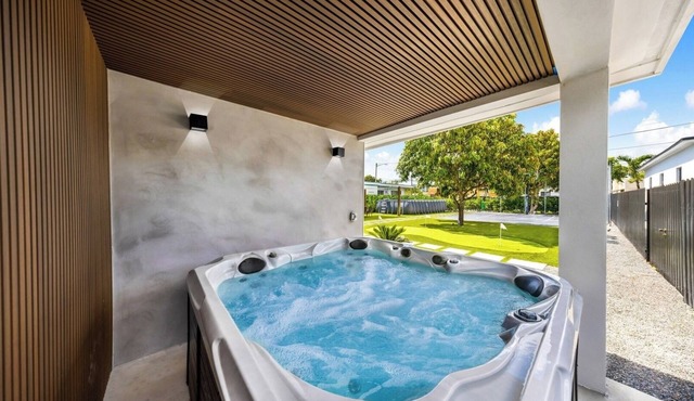 Design Dist villa:Pool,HotTub,billardandNespresso in Miami