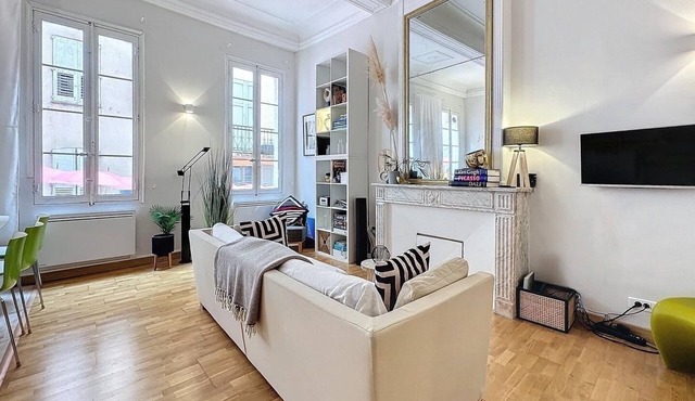 "DesignLoftSophia" vacation apartment in the historic old town of Grasse in Grasse