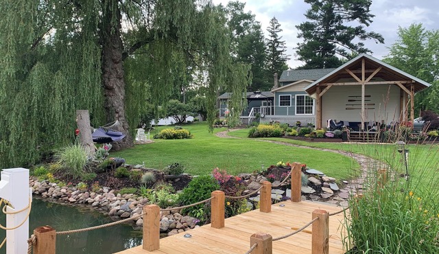 Direct Waterfront private house, NEW 40ft dock w/power, sleeps 8 in Wine Country in Waterloo