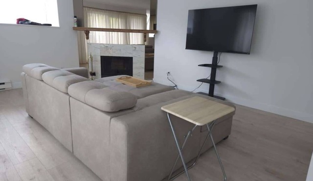Discover Tranquility- 2bed/2bath in Vancouver