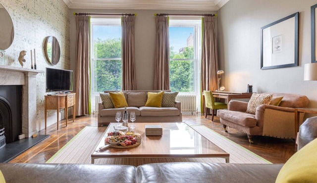 Dramatic view of Edinburgh Castle, Luxury 5 star in the City Centre, Princes Street Gardens in Edinburgh