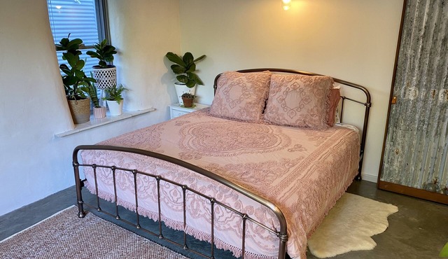 EcoLuxe Dunsborough - Gorgeous Central Cottage - with private courtyard. in Dunsborough