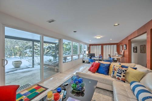 Edmonds Apartment with Private Wine Cellar! in Edmonds