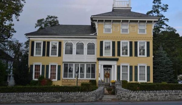 EJ Bowman House Bed & Breakfast in Lancaster