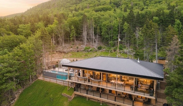 Epic Oceanfront Escape Pool,Hot tub,Sauna in South Harbour