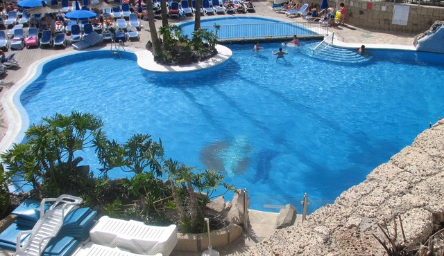 Beautiful apartment. 2 ch., sea view, south-facing terrace, swimming pool, the sea 5 minutes away. in Golf del sur - San Miguel de Abona