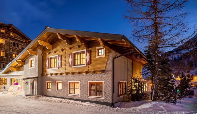 Exclusive chalet with direct access to ski slopes (ski in /ski out) in Tweng