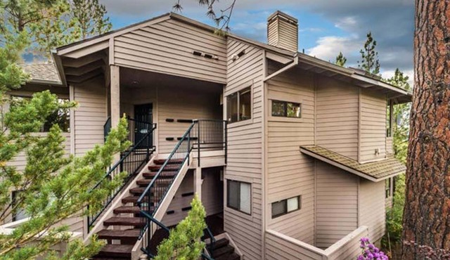 Executive suite in Mount Bachelor Village - great for a couple in Bend