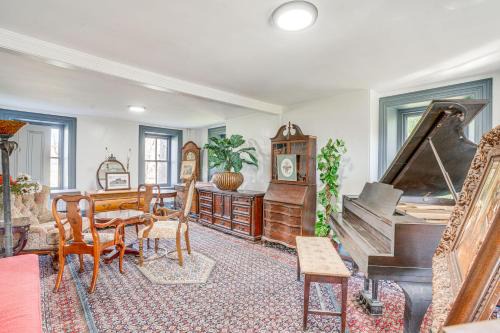 Experience a 17th-Century Spring Manor in Eagleville