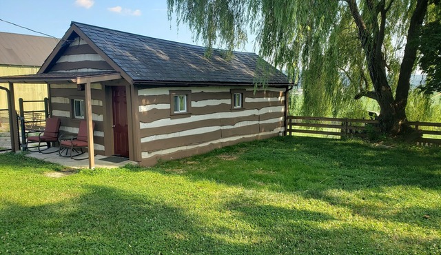 Farmstay with pool and firepit in Marietta