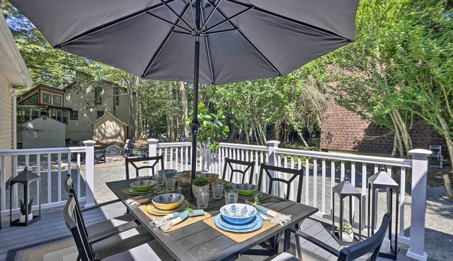 Fire Pit + Furnished Deck: Serene Tobyhanna Escape in Tobyhanna