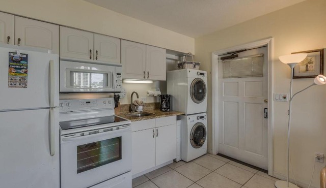 Five Palms Suite 210 - Daily - Weekly - Monthly in Clearwater Beach