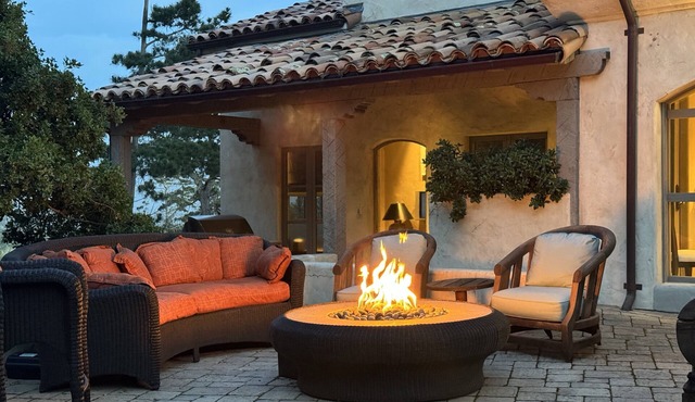 Forest Opulence: Center of PB Resorts: Four Seasons Beds in Del Monte Forest