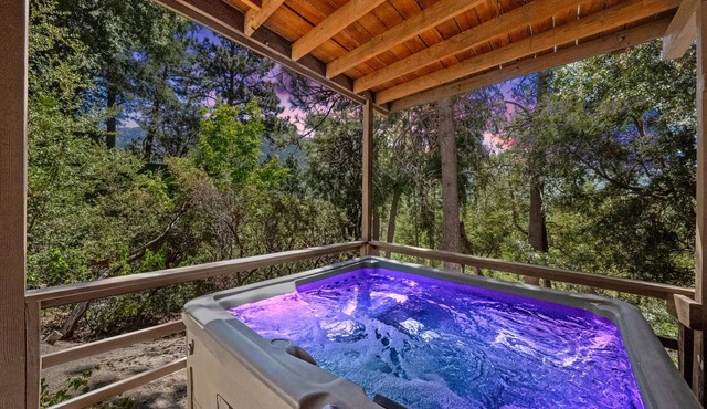 Fox Den Lodge: Your Cozy Mountain Haven w/game room & Spa in Idyllwild