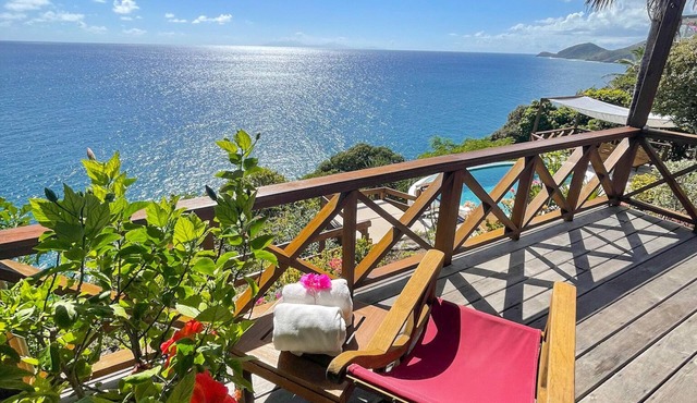 Frigate Cliff - 5 en-suite Bedrooms and Stunning Sunset Views in English Harbour
