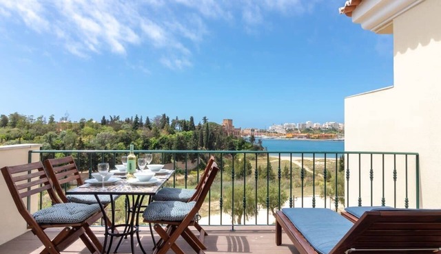 Front line townhouse nº 9 in Ferragudo, sea views in Ferragudo