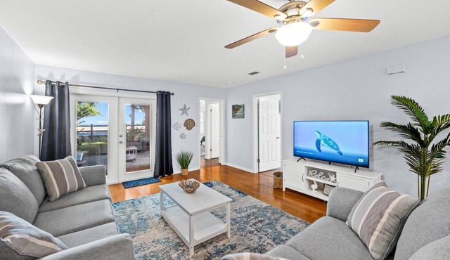 Gorgeous Water View! Quiet 3BR/2B Townhome in Pensacola